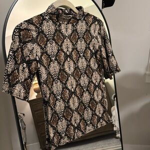 OLIVIA Ray snake print shirt turtle neck fitted top